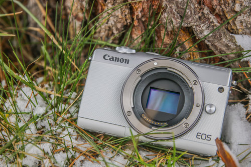 Canon EOS M100/fot. fotoManiaK.pl