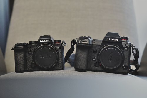 Panasonic Lumix S5 i Lumix S1/fot. fotoManiaK.pl