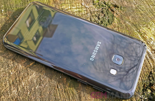 Samsung Galaxy A3 (2017) / fot. gsmManiaK.pl