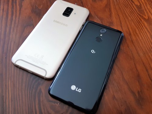 Samsung Galaxy A6 i  LG Q7 / fot. gsmManiaK.pl