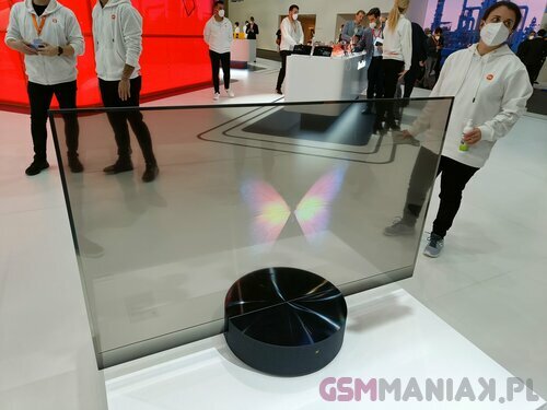 transparentny telewizor Xiaomi na MWC 2022