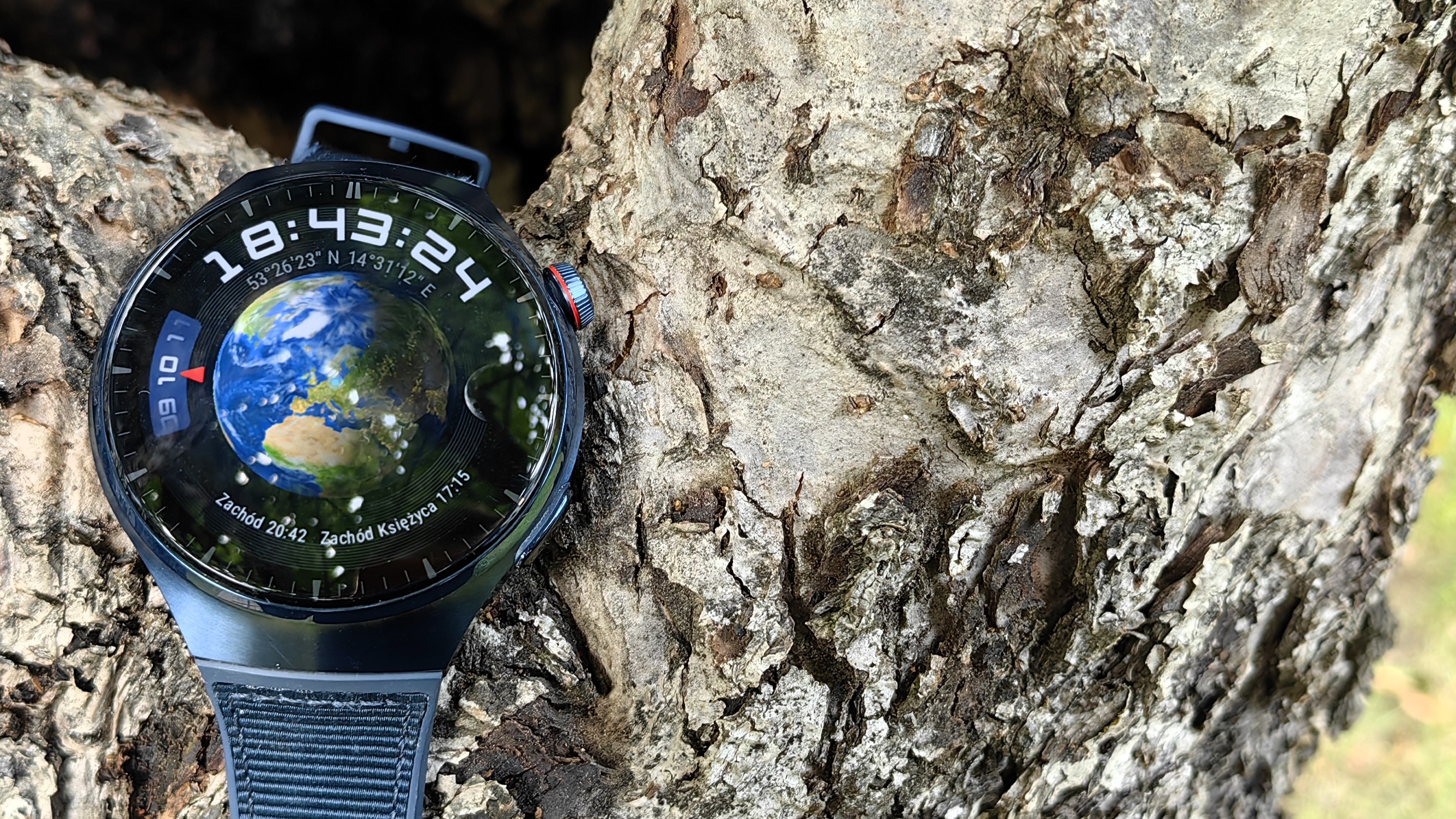 Szczera opinia o jednym z najbardziej niezwykłych smartwatchy: Huawei Watch 4 Pro Blue Edition